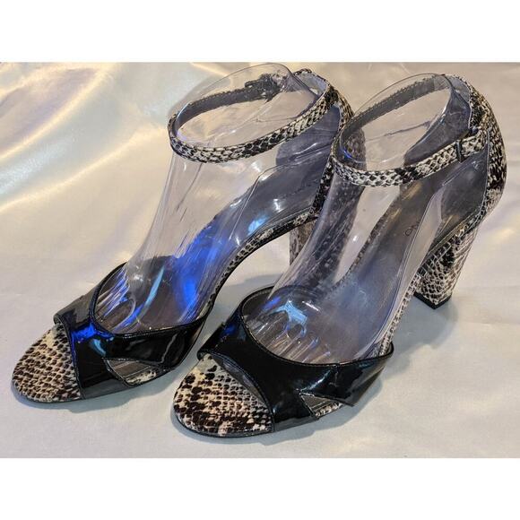 BANDOLINO Isbieal Women's Open Toe Heeled Sandals Ankle Strap Blk White Snake 9M - Picture 2 of 9